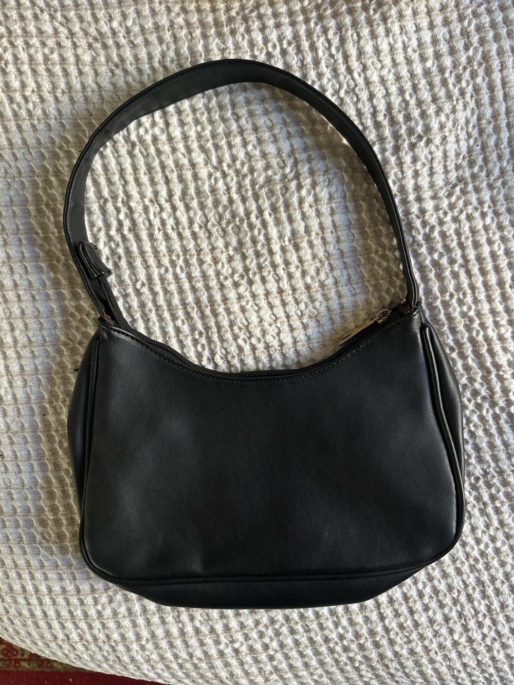 Black faux leather shoulder purse